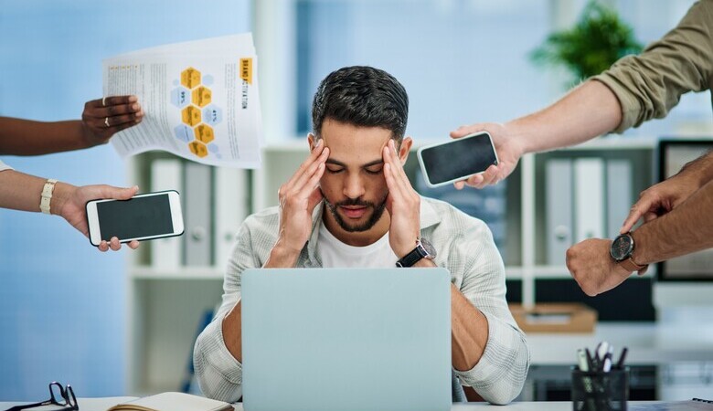 Ansiedade no trabalho: causas, sintomas e como lidar com ela?