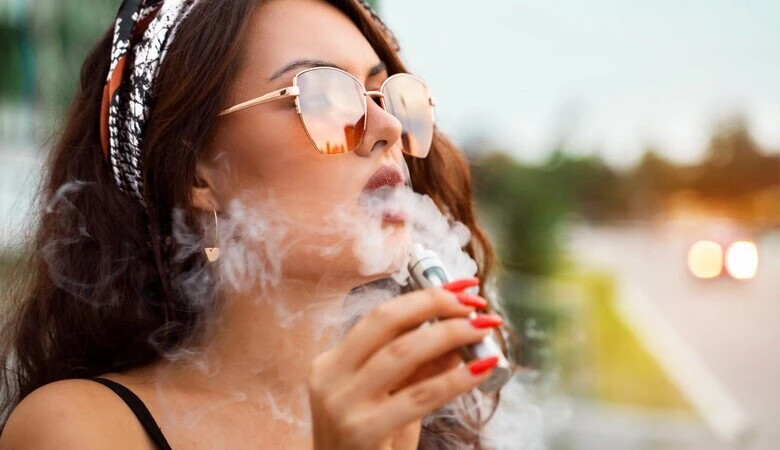 Vício em vape: 8 riscos e como parar!