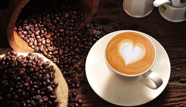 Quais são os efeitos da cafeína no coração?