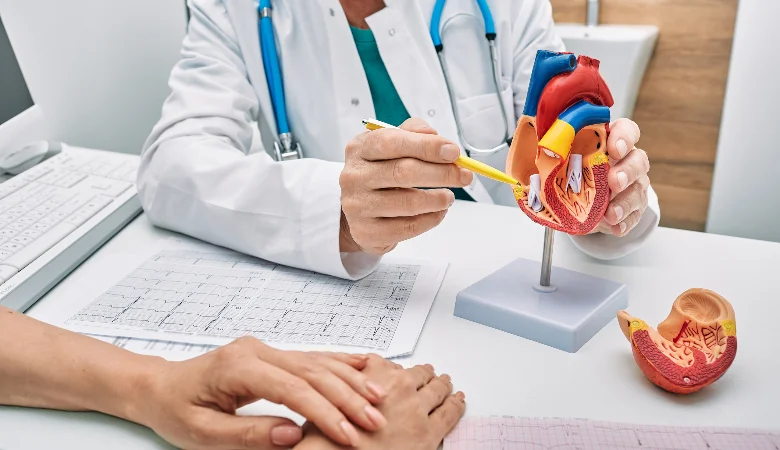 Dor no peito pode ser doença arterial coronariana. Saiba Mais!