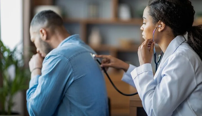 Pneumonia é coisa séria: conheça os tipos, tratamentos e cuidados!
