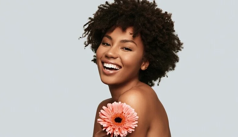 Está vendo as flores? Saiba como cuidar da pele na primavera!
