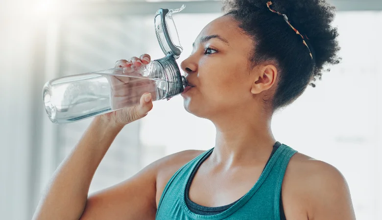 Intestino lento? Confira a relação entre hidratação e prisão de ventre