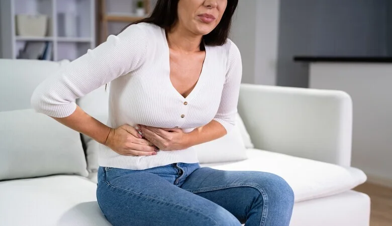 Dores abdominais: confira um guia completo sobre diverticulite