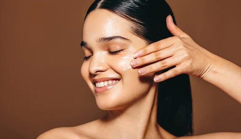 Como escolher o melhor hidratante facial para pele sensível?