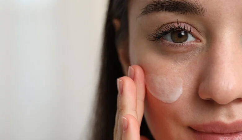 Conheça o passo a passo de como fazer um skin care para pele sensível!