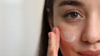 Conheça o passo a passo de como fazer um skin care para pele sensível!
