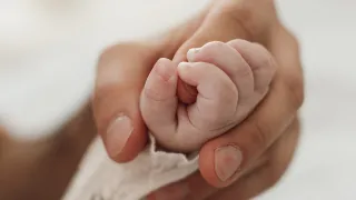Desenvolvimento de bebês prematuros: o que esperar mês a mês